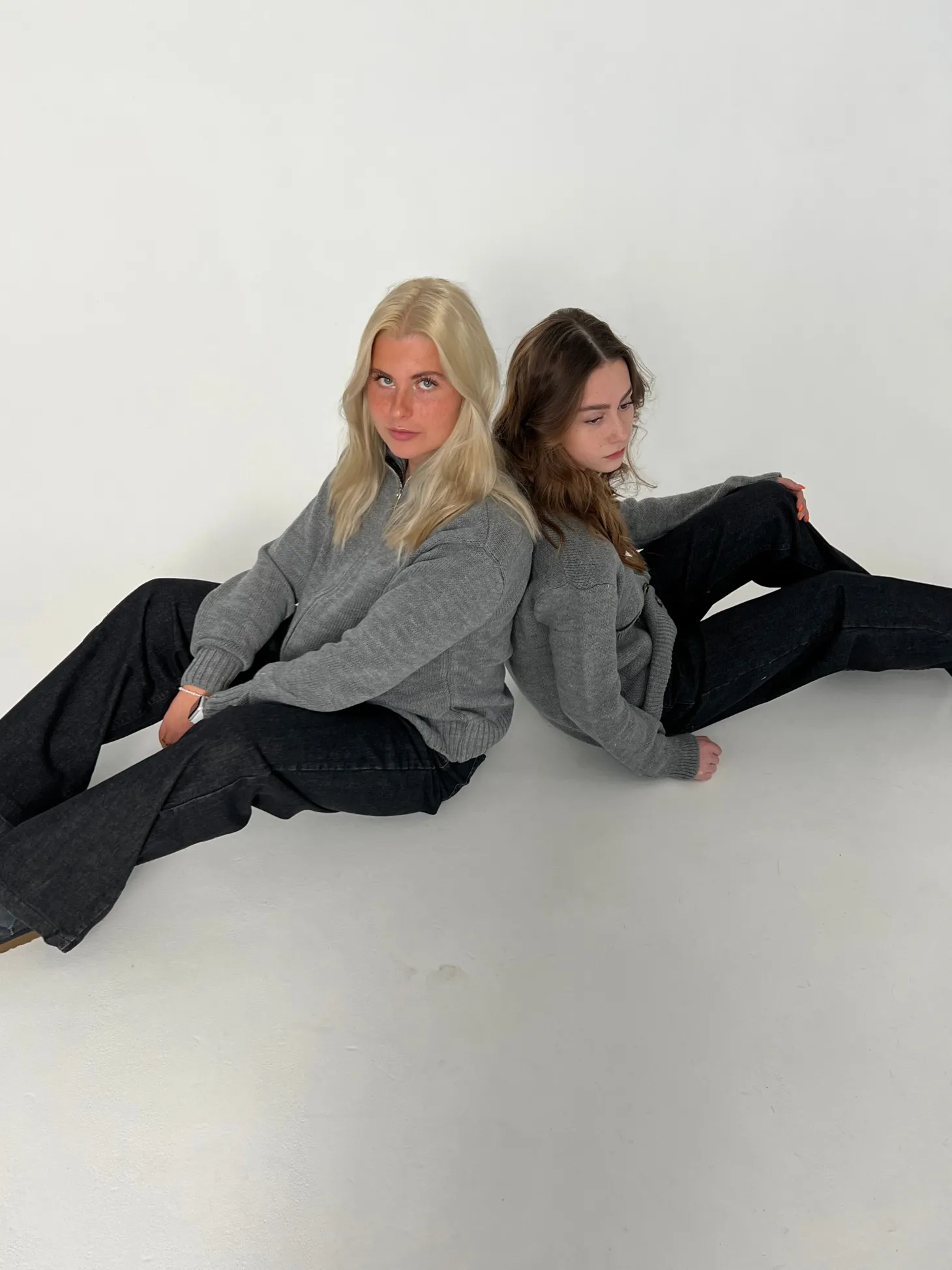 Nuna lavtaljede jeans - Sort