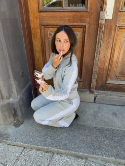 Oba zip hoodie med blonder - Grå/hvid