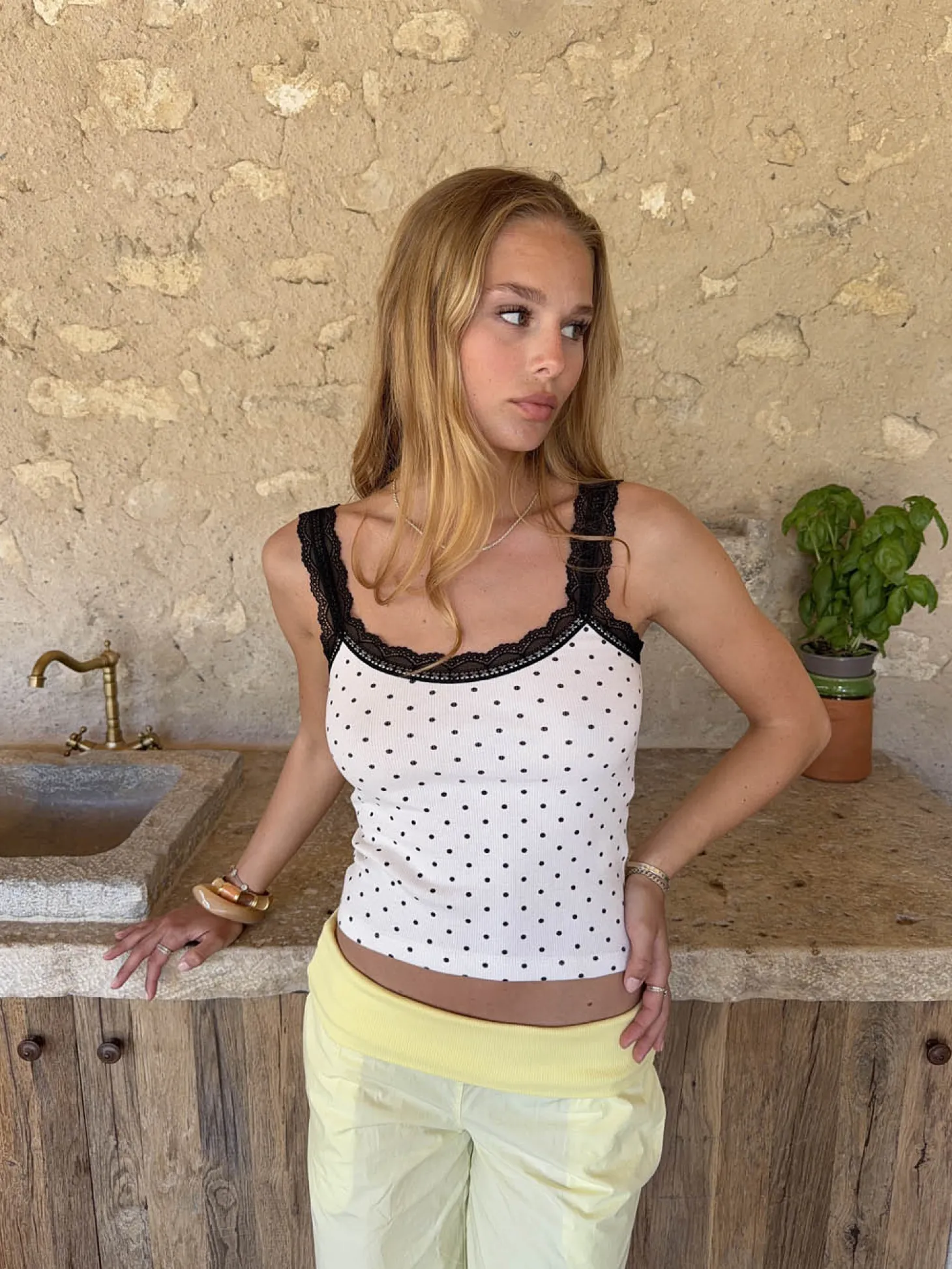 Paulina top med prikker - Hvid/sort