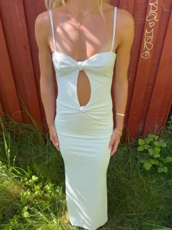 Prisa maxikjole med cut out - Hvid
