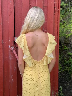 Romilly kjole med små prikker - Gul/sort