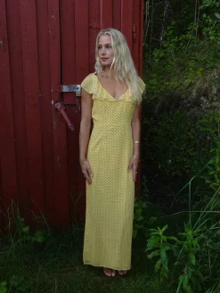 Romilly kjole med små prikker - Gul/sort