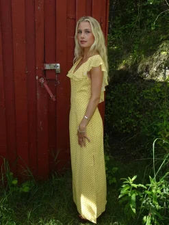 Romilly kjole med små prikker - Gul/sort