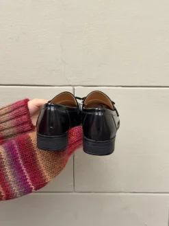 Samia loafers med detaljer - Sort