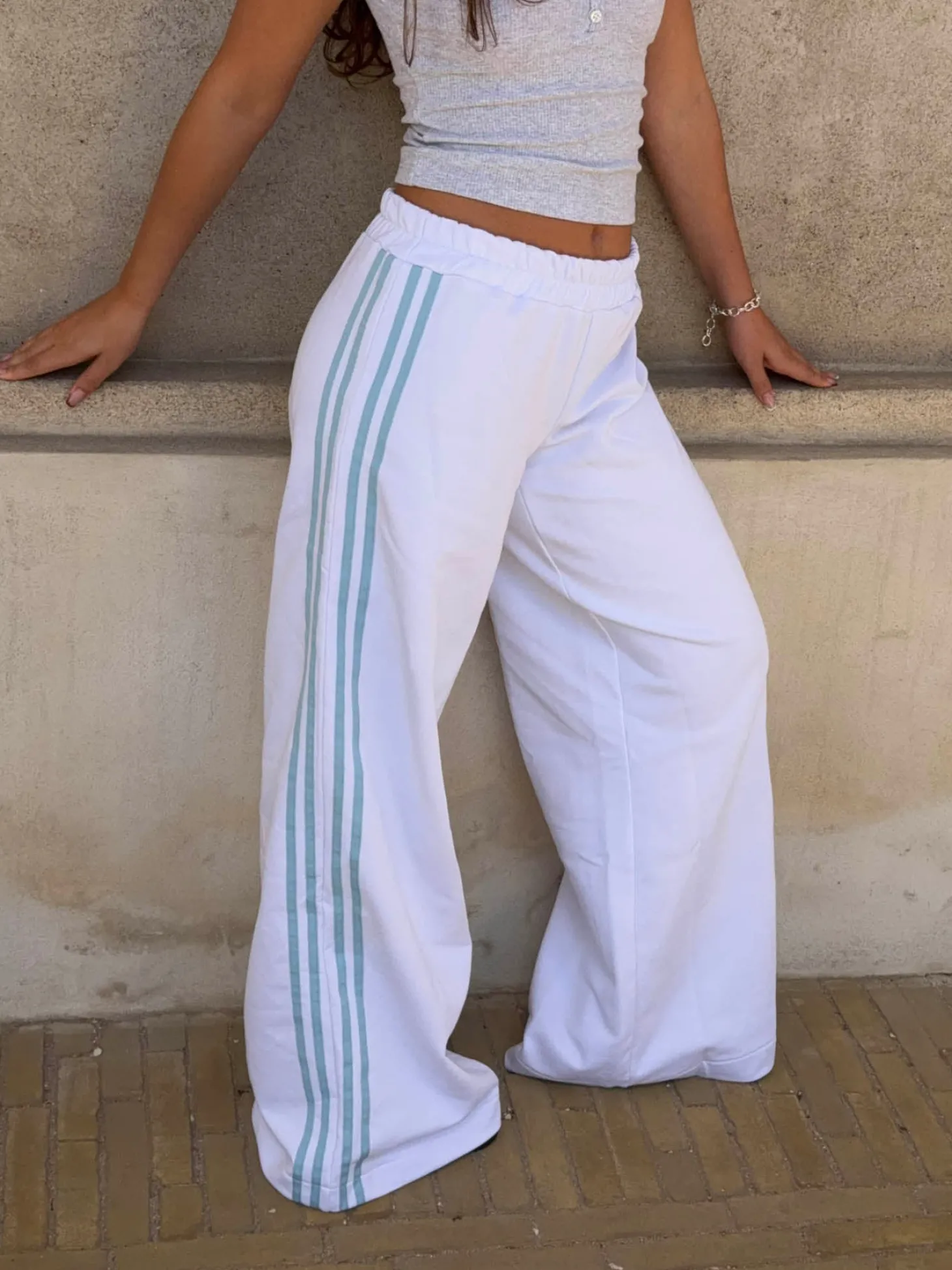 Selma sweatpants med striber - Hvid/lyseblå