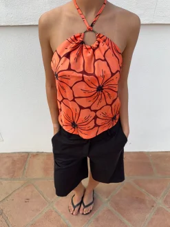 Sibilia top med blomster - Orange/sort