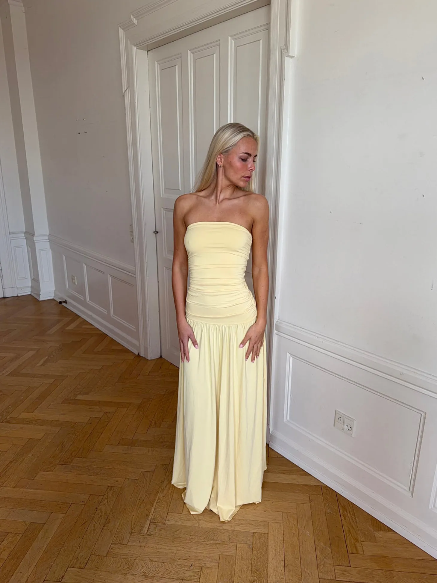 Solara kjole – Lys gul