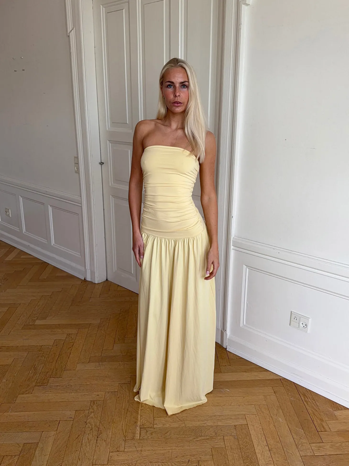 Solara kjole – Lys gul