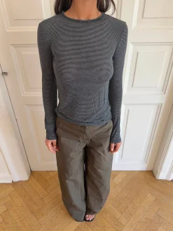 Suzy bluse med striber - Sort/grå