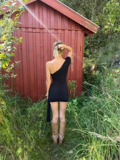 Tara minikjole - Sort