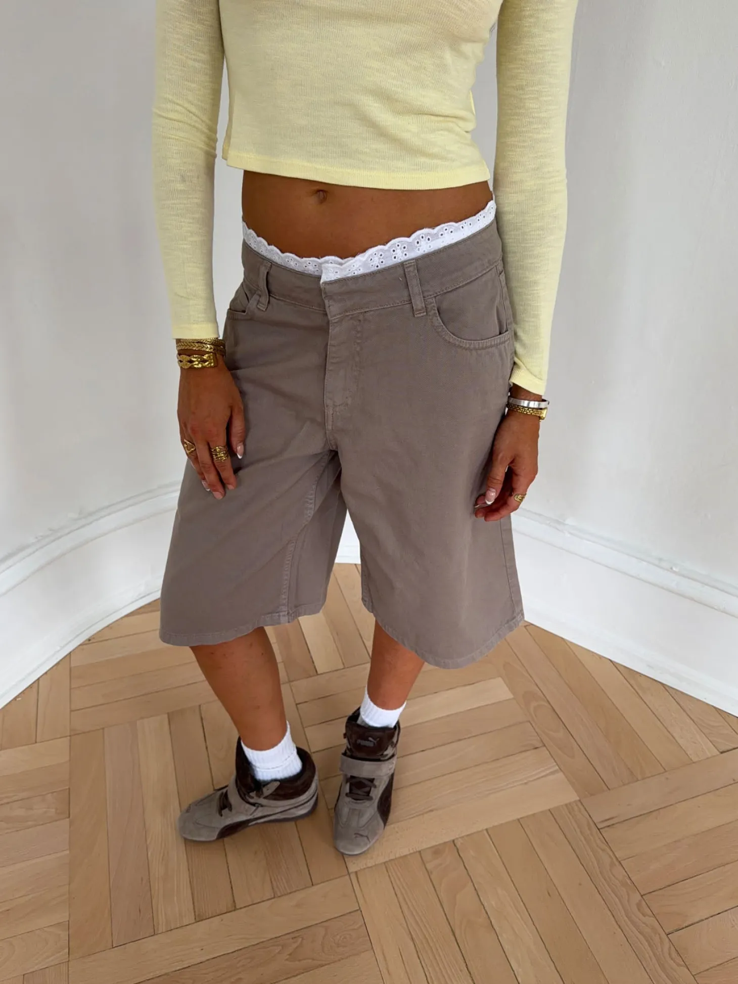 Teha bermudashorts med blonder - Beige/hvid