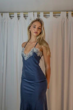 Tena kjole med blondedetaljer - Navy/hvid