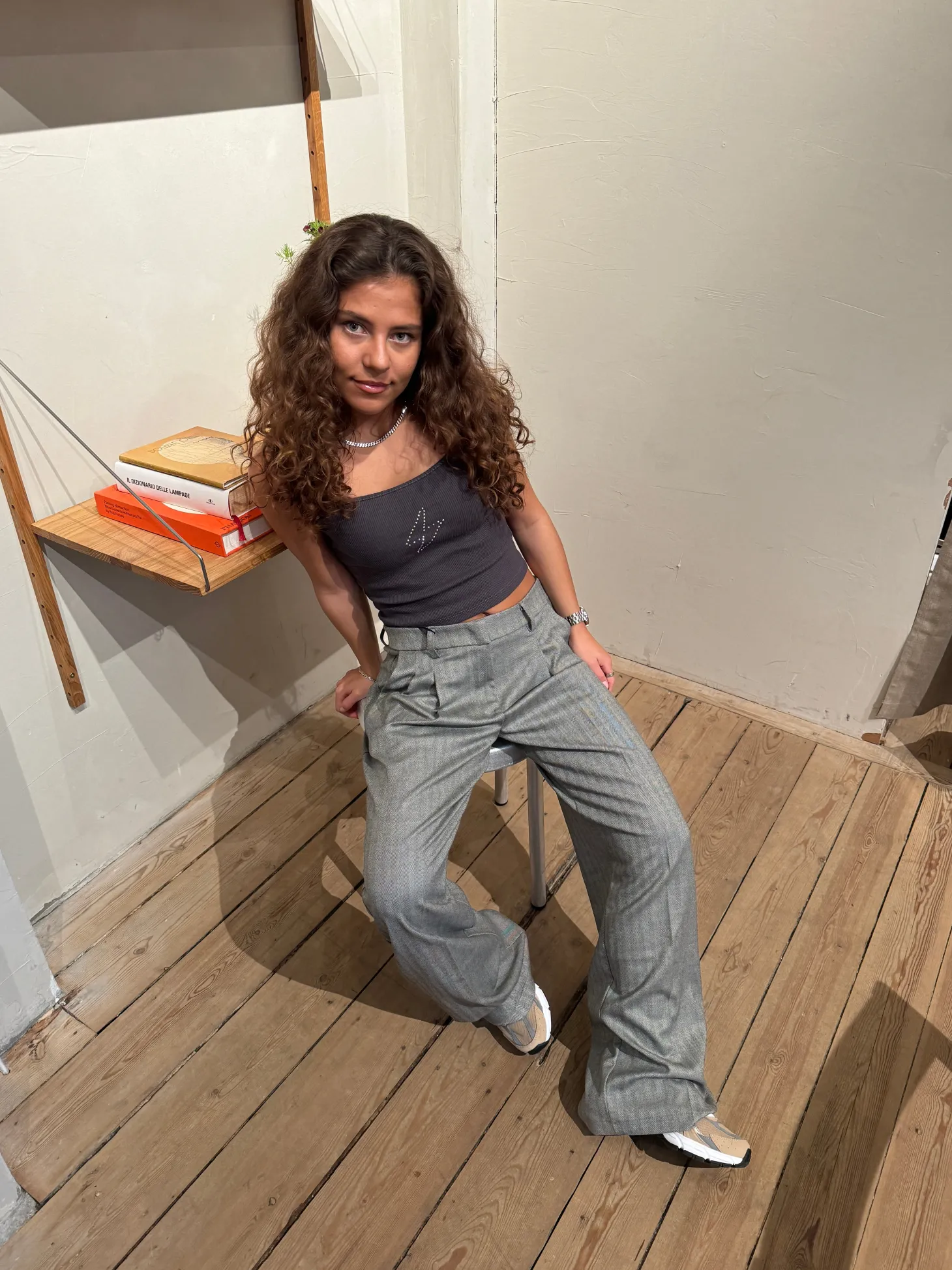 Thilde tanktop med rhinsten - Mørkegrå