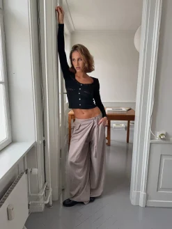 Trina suitbukser med spændedetalje - Beige