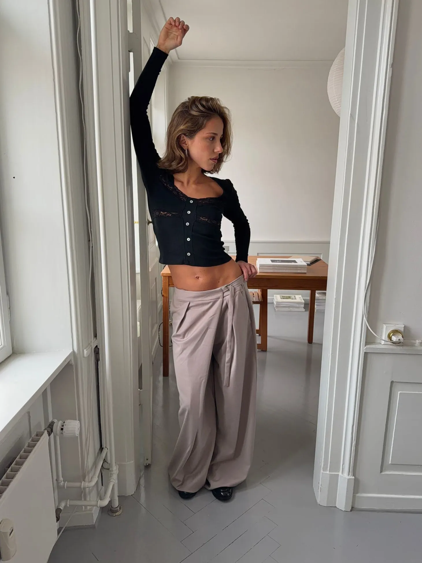 Trina suitbukser med spændedetalje - Beige