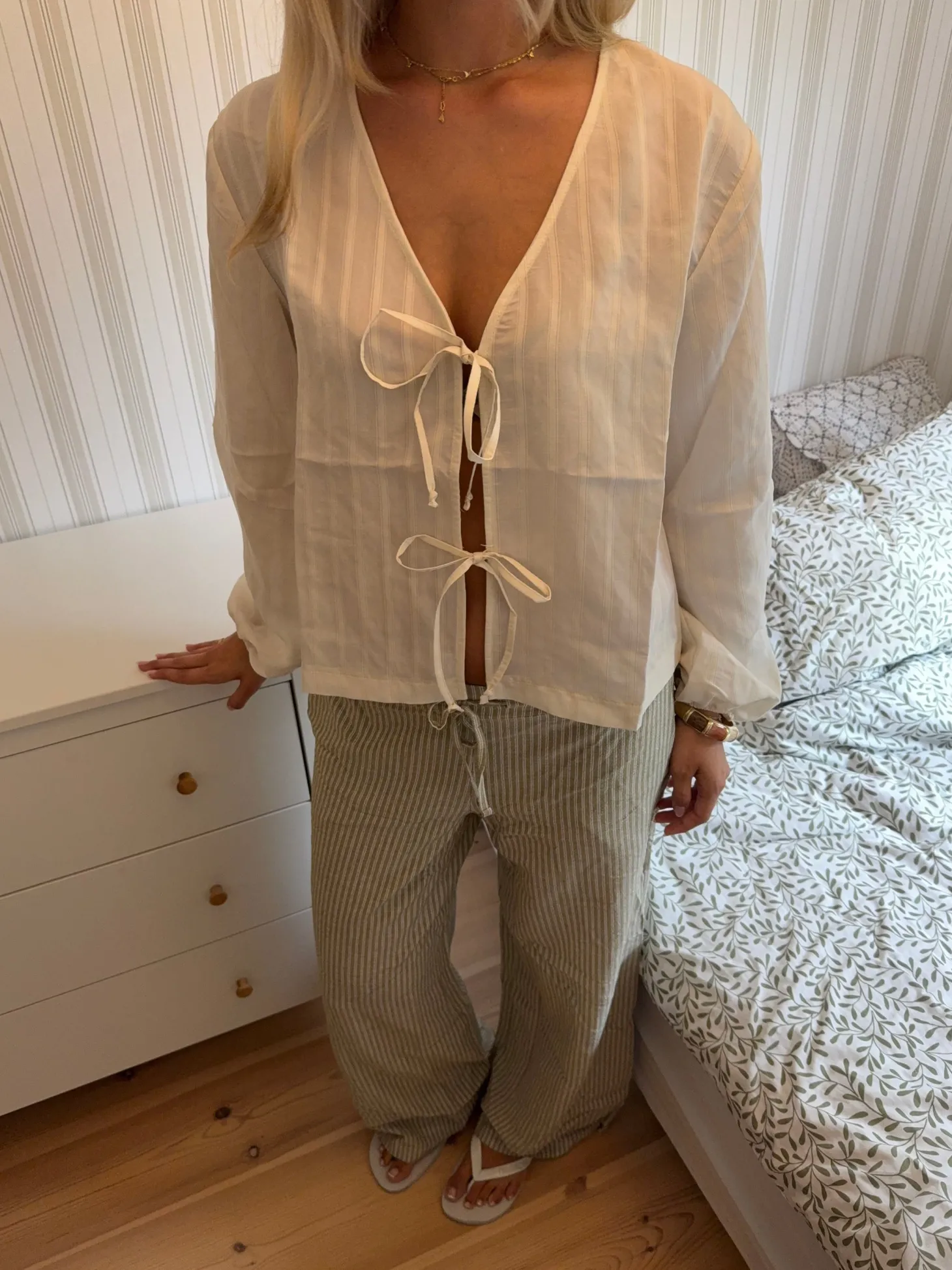 Tuniva bluse med bindedetaljer - Off white