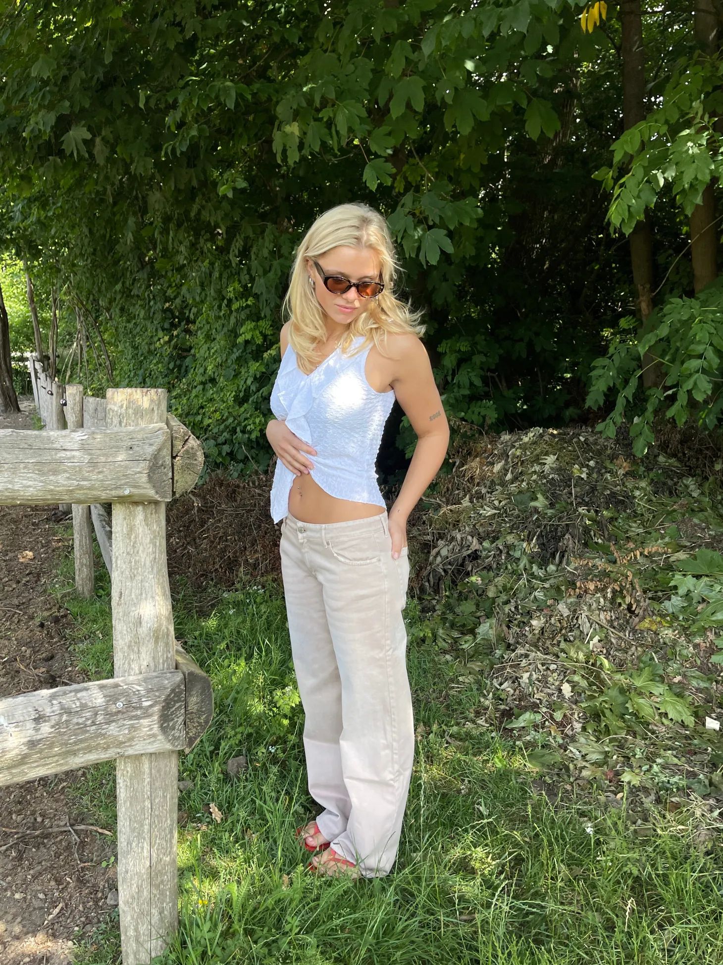 Tuva lavtaljede jeans - Beige