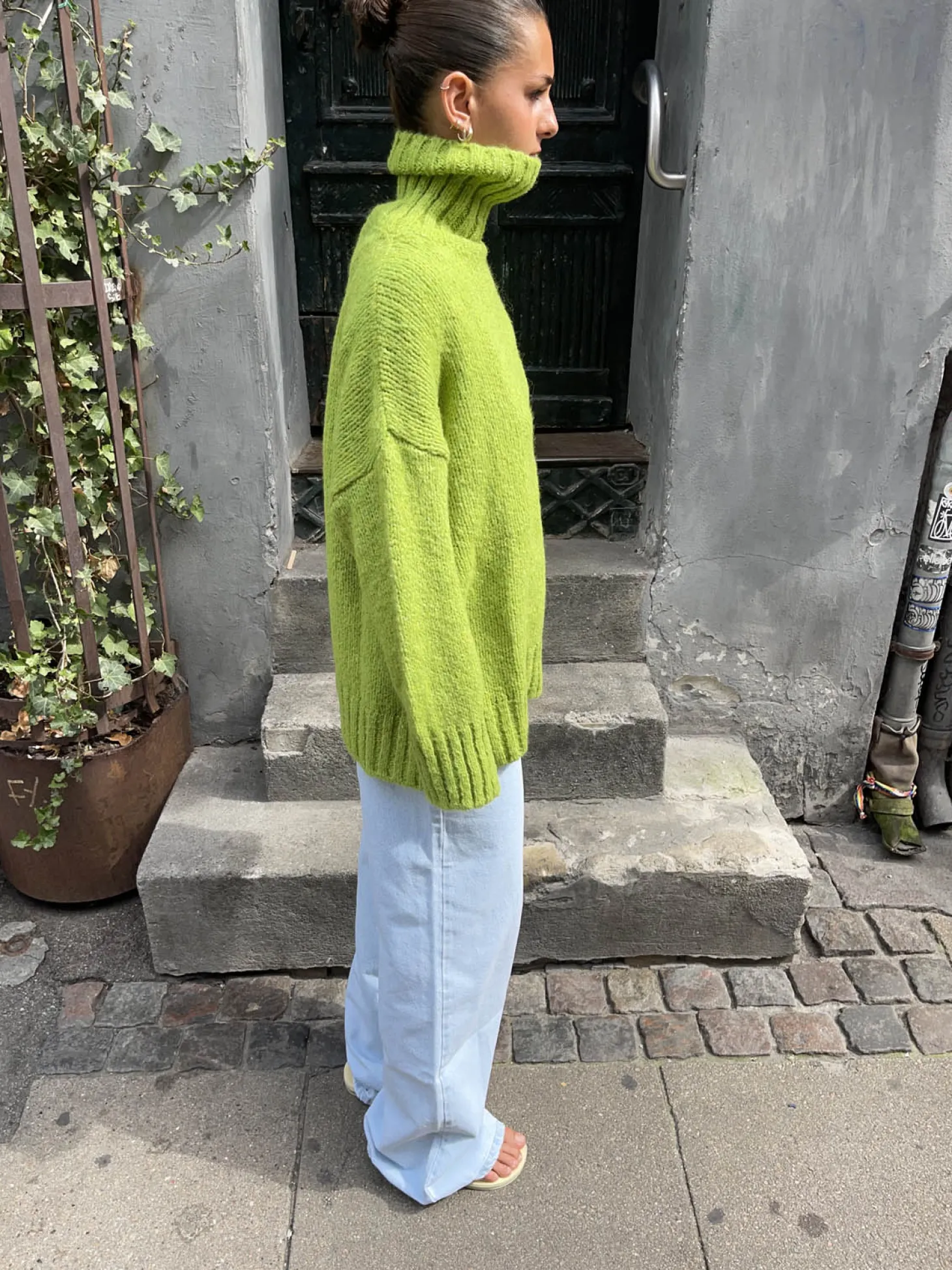 Valdamara oversized striktrøje med turtleneck - Limegrøn