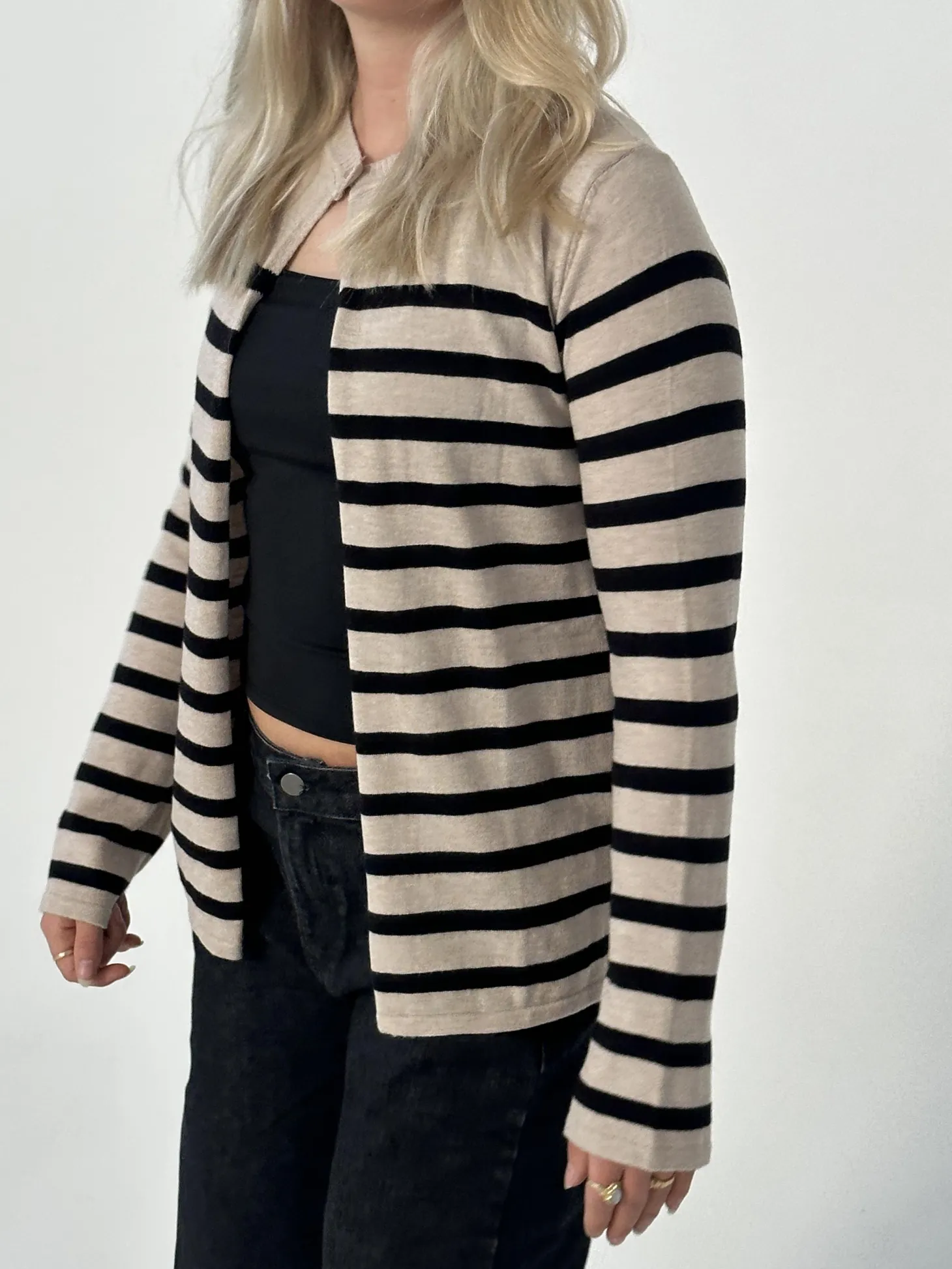 Xenia cardigan med striber - Beige/sort
