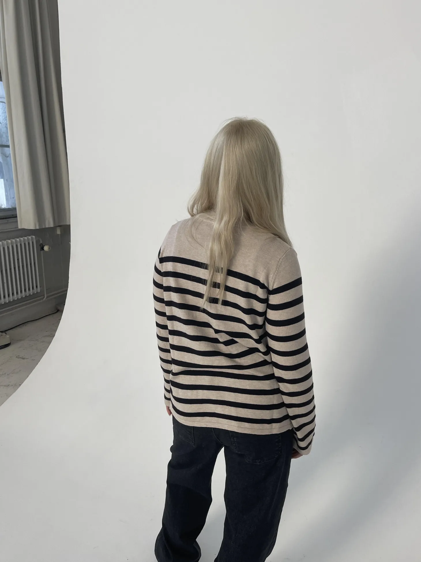Xenia cardigan med striber - Beige/sort