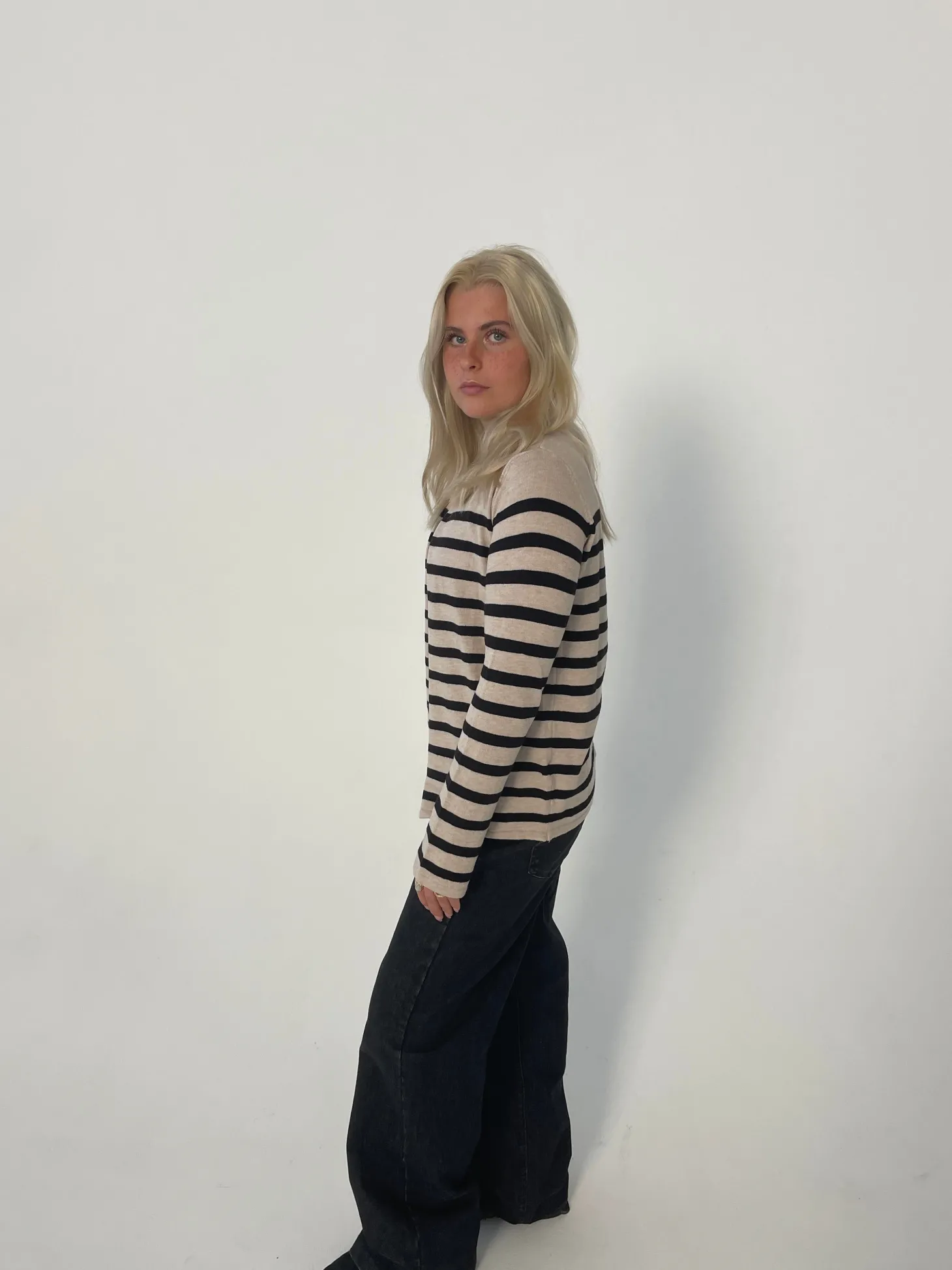Xenia cardigan med striber - Beige/sort