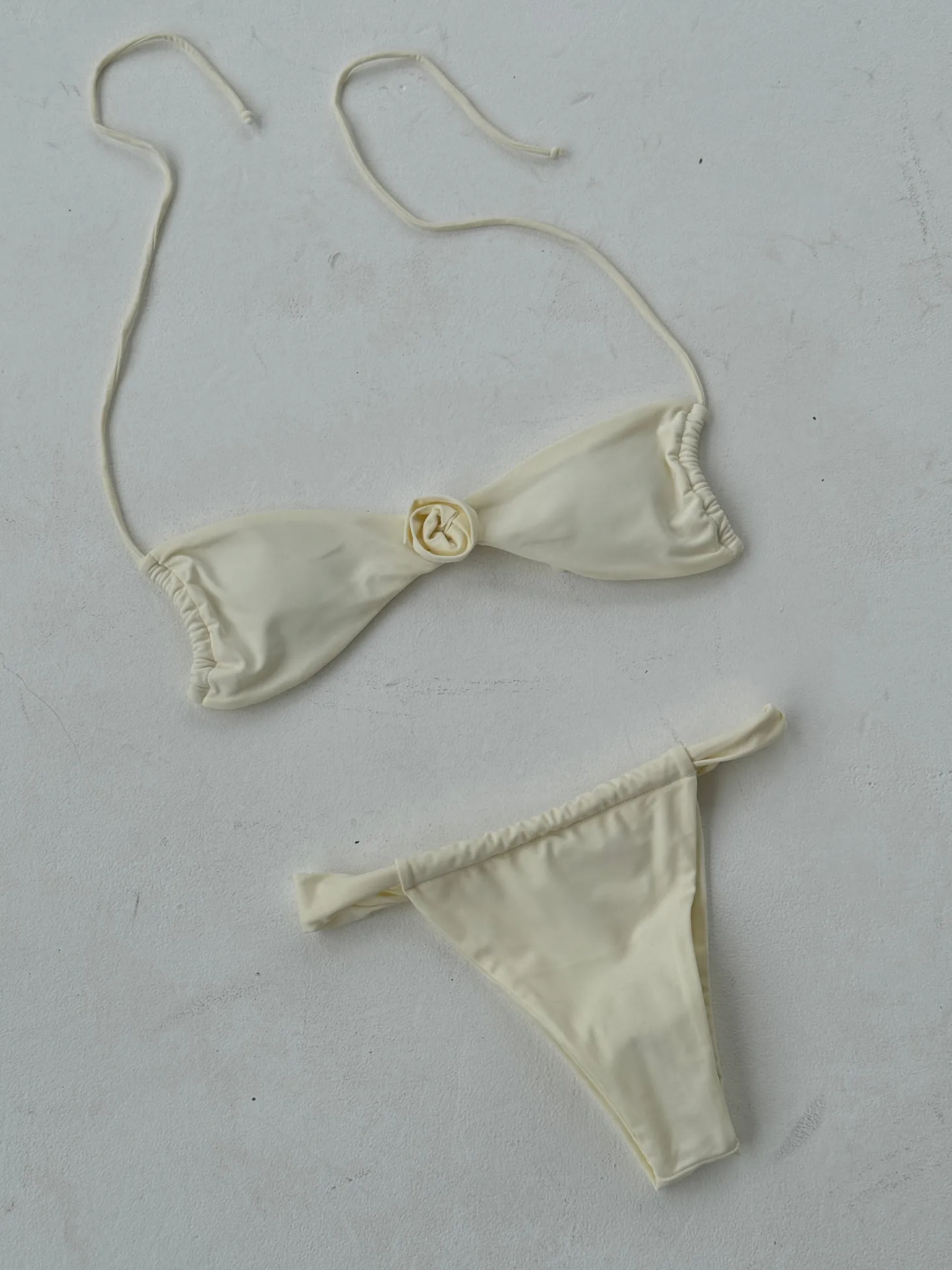 Zahara bikini med blomst - Creme hvid
