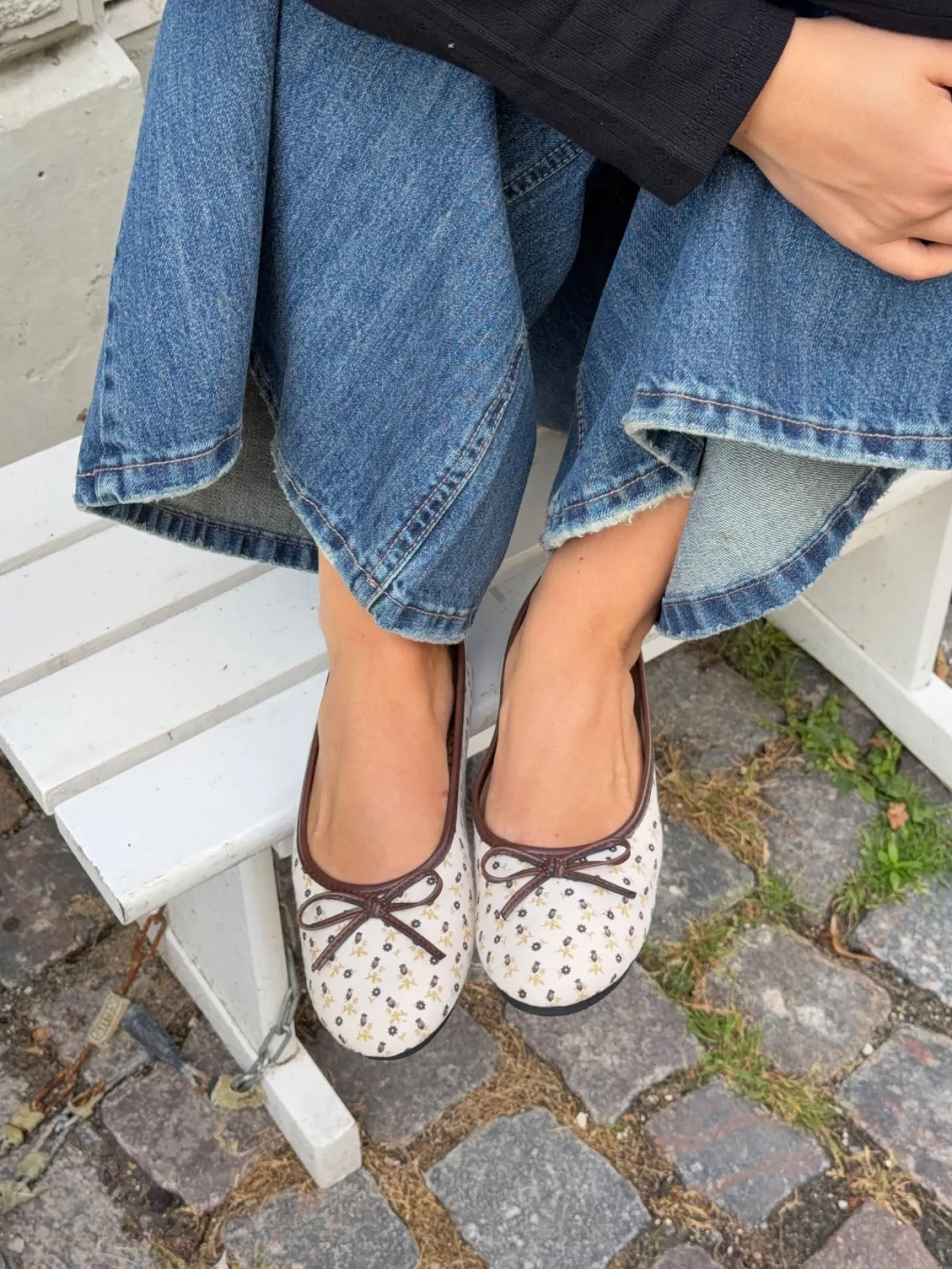 Zelia ballerina med blomster - Hvid/brun