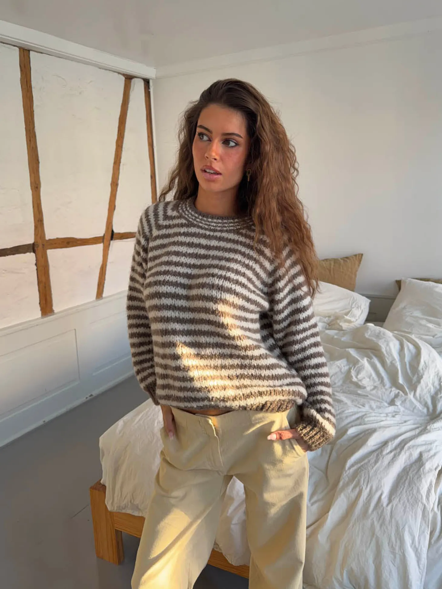 Zeya striktrøje med striber - Hvid/taupe